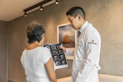 Dr Jum Yamamoto - Especialista Ombro e Cotovelo - Itaim Bibi/SP