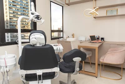 Clínica Dra. Tamires Stella - Checkup/ Limpeza/ Especialidades